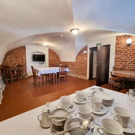 Inn Muzeum Ziemianstwa W Dabrowie *