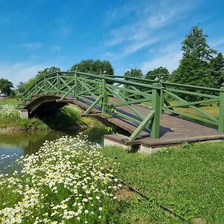 Inn Muzeum Ziemianstwa W Dabrowie *