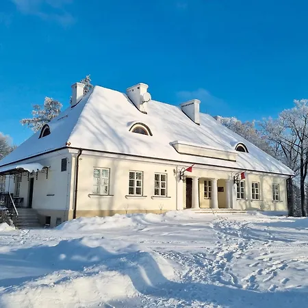 Muzeum Ziemianstwa W Dabrowie Inn *