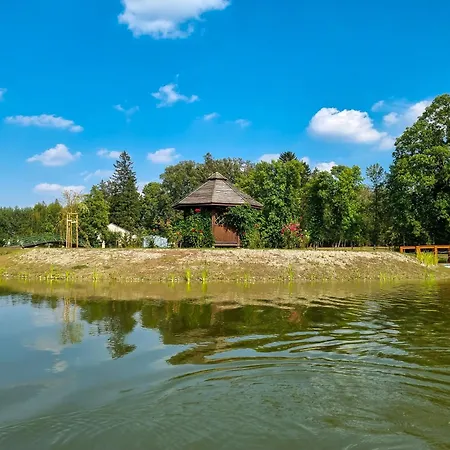 Muzeum Ziemianstwa W Dabrowie Inn *